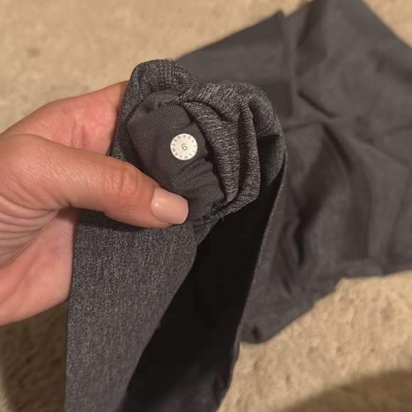 Lululemon Wunder Under Gray Mesh
🦄 - Picture 7 of 7